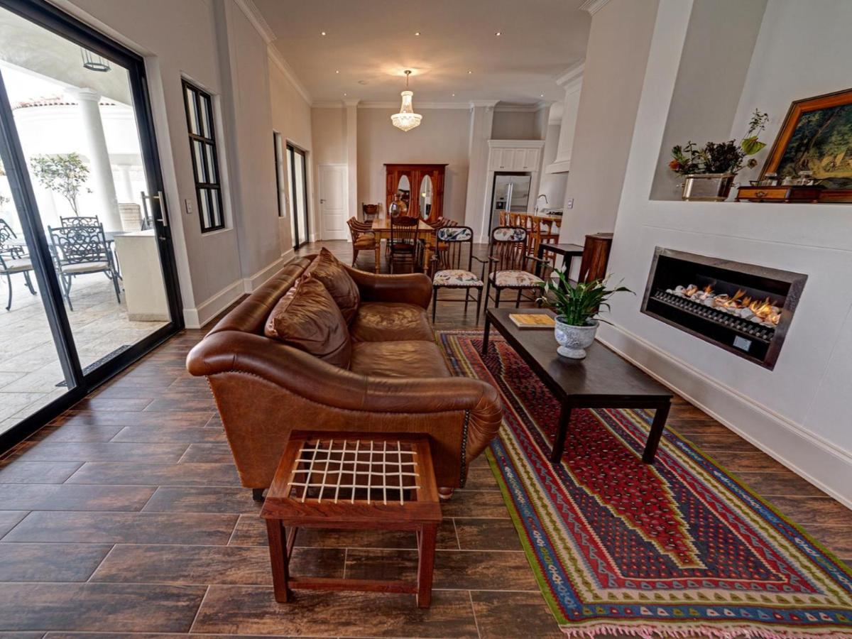 Lagoon Suites Guesthouse Cc Walvis Bay Bagian luar foto