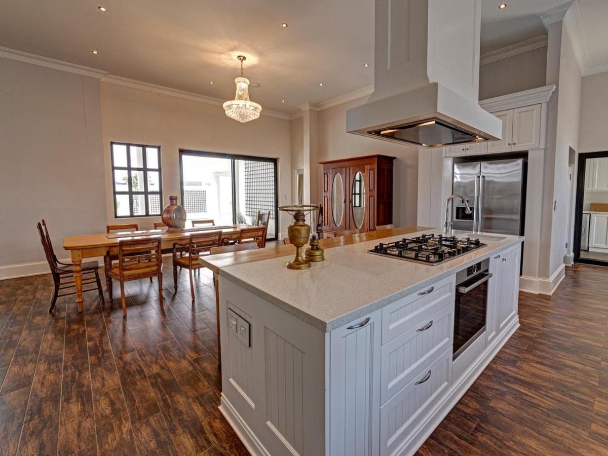 Lagoon Suites Guesthouse Cc Walvis Bay Bagian luar foto